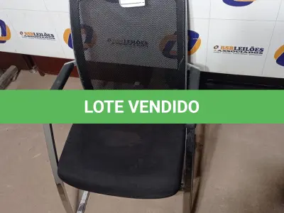 LOTE 562 - 01 CADEIRA DE ESCRITÓRIO. (NO ESTADO EM QUE SE ENCONTRA. SUJEITO A AVARIAS OCULTAS/VISÍVEIS.)