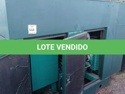 LOTE 563 - 01 GERADOR 60KVA MOTOR CUMMINS 4 CILINDROS DIESEL. (NO ESTADO EM QUE SE ENCONTRA. SUJEITO A AVARIAS OCULTAS/VISÍVEIS.) AV9678G