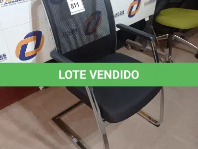 LOTE 511 - 01 CADEIRA DE ESCRITÓRIO. (NO ESTADO EM QUE SE ENCONTRA. SUJEITO A AVARIAS OCULTAS/VISÍVEIS.)