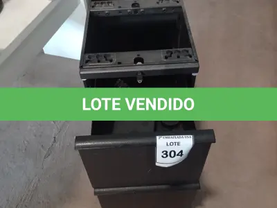 LOTE 304 - 01 GAVETEIRO EM AÇO 02 GAVETAS. (NO ESTADO EM QUE SE ENCONTRA. SUJEITO A AVARIAS OCULTAS/VISÍVEIS.)