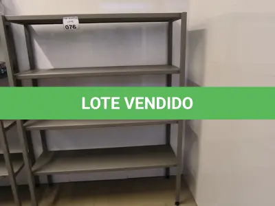 LOTE 076 - 01 ESTANTE DE FERRO COM 04 PRATELEIRAS. (NO ESTADO) ATENÇÃO! FAZER A VISITAÇÃO ANTES DE ARREMATAR, NÃO SABEMOS SE FUNCIONA. LEILÃO NÃO TEM GARANTIA E NEM DEVOLUÇÃO, SUJEITO A POSSÍVEIS AVARIAS VISÍVEIS/OCULTAS E/OU AUSÊNCIA DE COMPONENTES.