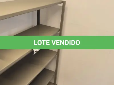 LOTE 064 - 01 ESTANTE DE FERRO COM 04 PRATELEIRAS. (NO ESTADO) ATENÇÃO! FAZER A VISITAÇÃO ANTES DE ARREMATAR, NÃO SABEMOS SE FUNCIONA. LEILÃO NÃO TEM GARANTIA E NEM DEVOLUÇÃO, SUJEITO A POSSÍVEIS AVARIAS VISÍVEIS/OCULTAS E/OU AUSÊNCIA DE COMPONENTES.