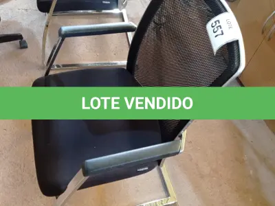 LOTE 557 - 01 CADEIRA DE ESCRITÓRIO. (NO ESTADO EM QUE SE ENCONTRA. SUJEITO A AVARIAS OCULTAS/VISÍVEIS.)