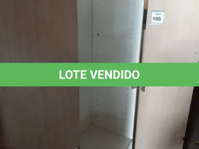 LOTE 155 - 01 ARMÁRIO BAIXO EM MADEIRA 02 PORTAS. (NO ESTADO EM QUE SE ENCONTRA. SUJEITO A AVARIAS OCULTAS/VISÍVEIS.)