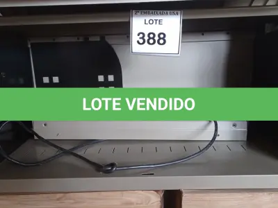 LOTE 388 - 01 ARMÁRIO EM AÇO SUSPENSO. (NO ESTADO EM QUE SE ENCONTRA. SUJEITO A AVARIAS OCULTAS/VISÍVEIS.)