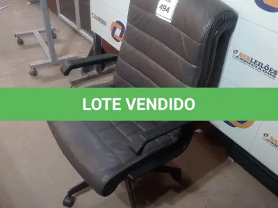 LOTE 494 - 01 CADEIRA DE ESCRITÓRIO. (NO ESTADO EM QUE SE ENCONTRA. SUJEITO A AVARIAS OCULTAS/VISÍVEIS.)