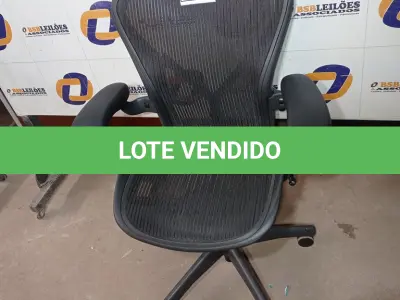 LOTE 508 - 01 CADEIRA DE ESCRITÓRIO HERMAN MILLER. (NO ESTADO EM QUE SE ENCONTRA. SUJEITO A AVARIAS OCULTAS/VISÍVEIS.)