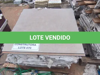 LOTE 070 - APROXIMADAMENTE 35,64 M² DETROIT MAT HARD 90X90CM – PORTINARI. (NO ESTADO EM QUE SE ENCONTRA. SUJEITO A AVARIAS OCULTAS/VISÍVEIS.)