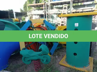 LOTE 565 - 01 PLAYGROUND. (NO ESTADO EM QUE SE ENCONTRA. SUJEITO A AVARIAS OCULTAS/VISÍVEIS.)