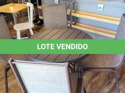 LOTE 012 - 01 MESA REDONDA EM ALUMÍNIO COM 04 CADEIRAS. (NO ESTADO) ATENÇÃO! FAZER A VISITAÇÃO ANTES DE ARREMATAR, NÃO SABEMOS SE FUNCIONA. LEILÃO NÃO TEM GARANTIA E NEM DEVOLUÇÃO, SUJEITO A POSSÍVEIS AVARIAS VISÍVEIS/OCULTAS E/OU AUSÊNCIA DE COMPONENTES.