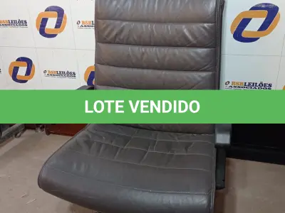LOTE 532 - 01 CADEIRA DE ESCRITÓRIO. (NO ESTADO EM QUE SE ENCONTRA. SUJEITO A AVARIAS OCULTAS/VISÍVEIS.)