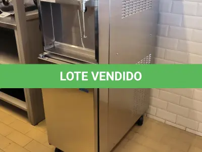 LOTE 095 - 01 MÁQUINA DE SORVETE CASQUINHA COM ESTABILIZADOR TECNO FREEZER. (NO ESTADO) ATENÇÃO! FAZER A VISITAÇÃO ANTES DE ARREMATAR, NÃO SABEMOS SE FUNCIONA. LEILÃO NÃO TEM GARANTIA E NEM DEVOLUÇÃO, SUJEITO A POSSÍVEIS AVARIAS VISÍVEIS/OCULTAS E/OU AUSÊNCIA DE COMPONENTES.