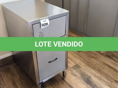 LOTE 028 - 01 LIXEIRA QUADRADA EM INOX. (NO ESTADO) ATENÇÃO! FAZER A VISITAÇÃO ANTES DE ARREMATAR, NÃO SABEMOS SE FUNCIONA. LEILÃO NÃO TEM GARANTIA E NEM DEVOLUÇÃO, SUJEITO A POSSÍVEIS AVARIAS VISÍVEIS/OCULTAS E/OU AUSÊNCIA DE COMPONENTES.
