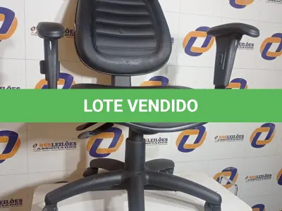 LOTE 488 - 01 CADEIRA DE ESCRITÓRIO. (NO ESTADO EM QUE SE ENCONTRA. SUJEITO A AVARIAS OCULTAS/VISÍVEIS.)