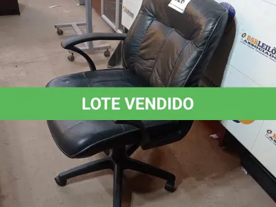 LOTE 526 - 01 CADEIRA DE ESCRITÓRIO. (NO ESTADO EM QUE SE ENCONTRA. SUJEITO A AVARIAS OCULTAS/VISÍVEIS.)