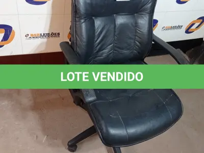 LOTE 526 - 01 CADEIRA DE ESCRITÓRIO. (NO ESTADO EM QUE SE ENCONTRA. SUJEITO A AVARIAS OCULTAS/VISÍVEIS.)