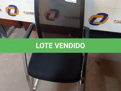 LOTE 551 - 01 CADEIRA DE ESCRITÓRIO. (NO ESTADO EM QUE SE ENCONTRA. SUJEITO A AVARIAS OCULTAS/VISÍVEIS.)