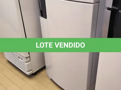 LOTE 114 - 01 GELADEIRA CÔNSUL 220V. (NO ESTADO) ATENÇÃO! FAZER A VISITAÇÃO ANTES DE ARREMATAR, NÃO SABEMOS SE FUNCIONA. LEILÃO NÃO TEM GARANTIA E NEM DEVOLUÇÃO, SUJEITO A POSSÍVEIS AVARIAS VISÍVEIS/OCULTAS E/OU AUSÊNCIA DE COMPONENTES.
