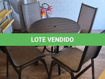 LOTE 009 - 01 MESA REDONDA EM ALUMÍNIO COM 04 CADEIRAS. (NO ESTADO) ATENÇÃO! FAZER A VISITAÇÃO ANTES DE ARREMATAR, NÃO SABEMOS SE FUNCIONA. LEILÃO NÃO TEM GARANTIA E NEM DEVOLUÇÃO, SUJEITO A POSSÍVEIS AVARIAS VISÍVEIS/OCULTAS E/OU AUSÊNCIA DE COMPONENTES.