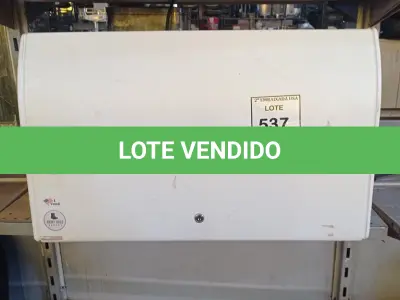 LOTE 537 - 01 ARMÁRIO SUSPENSO. (NO ESTADO EM QUE SE ENCONTRA. SUJEITO A AVARIAS OCULTAS/VISÍVEIS.)
