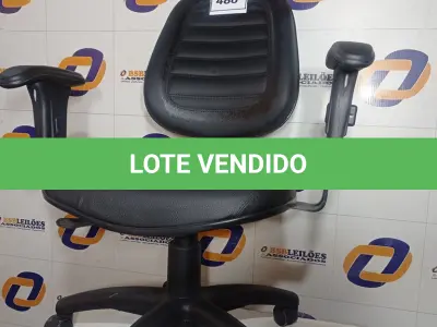 LOTE 488 - 01 CADEIRA DE ESCRITÓRIO. (NO ESTADO EM QUE SE ENCONTRA. SUJEITO A AVARIAS OCULTAS/VISÍVEIS.)