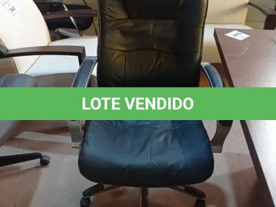 LOTE 527 - 01 CADEIRA DE ESCRITÓRIO. (NO ESTADO EM QUE SE ENCONTRA. SUJEITO A AVARIAS OCULTAS/VISÍVEIS.)