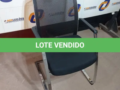 LOTE 538 - 01 CADEIRA DE ESCRITÓRIO. (NO ESTADO EM QUE SE ENCONTRA. SUJEITO A AVARIAS OCULTAS/VISÍVEIS.)
