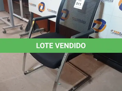 LOTE 511 - 01 CADEIRA DE ESCRITÓRIO. (NO ESTADO EM QUE SE ENCONTRA. SUJEITO A AVARIAS OCULTAS/VISÍVEIS.)