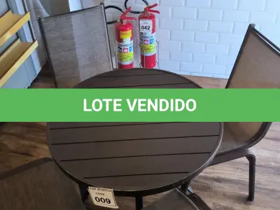 LOTE 009 - 01 MESA REDONDA EM ALUMÍNIO COM 04 CADEIRAS. (NO ESTADO) ATENÇÃO! FAZER A VISITAÇÃO ANTES DE ARREMATAR, NÃO SABEMOS SE FUNCIONA. LEILÃO NÃO TEM GARANTIA E NEM DEVOLUÇÃO, SUJEITO A POSSÍVEIS AVARIAS VISÍVEIS/OCULTAS E/OU AUSÊNCIA DE COMPONENTES.