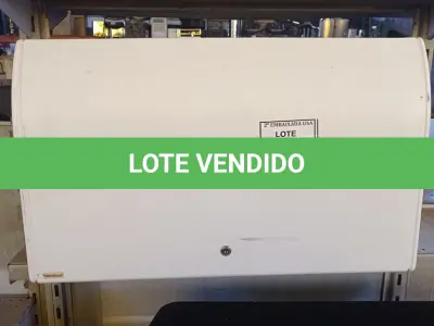 LOTE 531 - 01 ARMÁRIO SUSPENSO. (NO ESTADO EM QUE SE ENCONTRA. SUJEITO A AVARIAS OCULTAS/VISÍVEIS.)