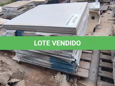 LOTE 066 - APROXIMADAMENTE 45,36 M² PIETRA DI FIRENZE OFF WHITE 90X90CM NAT RET – PORTOBELLO. (NO ESTADO EM QUE SE ENCONTRA. SUJEITO A AVARIAS OCULTAS/VISÍVEIS.)
