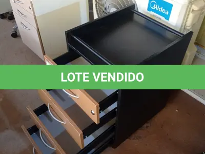 LOTE 509 - 01 GAVETEIRO DE MADEIRA COM 4 GAVETAS. (NO ESTADO EM QUE SE ENCONTRA. SUJEITO A AVARIAS OCULTAS/VISÍVEIS.)