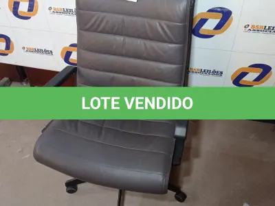 LOTE 543 - 01 CADEIRA DE ESCRITÓRIO. (NO ESTADO EM QUE SE ENCONTRA. SUJEITO A AVARIAS OCULTAS/VISÍVEIS.)