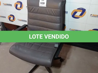 LOTE 528 - 01 CADEIRA DE ESCRITÓRIO. (NO ESTADO EM QUE SE ENCONTRA. SUJEITO A AVARIAS OCULTAS/VISÍVEIS.)