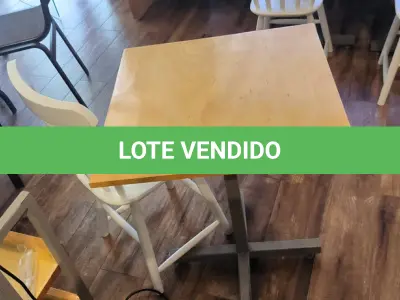 LOTE 011 - 01 MESA QUADRADA EM MADEIRA COM PÉS EM FERRO E 01 CADEIRA EM MADEIRA.   (NO ESTADO) ATENÇÃO! FAZER A VISITAÇÃO ANTES DE ARREMATAR, NÃO SABEMOS SE FUNCIONA. LEILÃO NÃO TEM GARANTIA E NEM DEVOLUÇÃO, SUJEITO A POSSÍVEIS AVARIAS VISÍVEIS/OCULTAS E/OU AUSÊNCIA DE COMPONENTES.