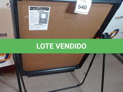 LOTE 540 - 01 QUADRO BRANCO. (NO ESTADO EM QUE SE ENCONTRA. SUJEITO A AVARIAS OCULTAS/VISÍVEIS.)