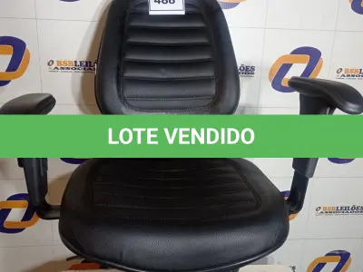 LOTE 488 - 01 CADEIRA DE ESCRITÓRIO. (NO ESTADO EM QUE SE ENCONTRA. SUJEITO A AVARIAS OCULTAS/VISÍVEIS.)