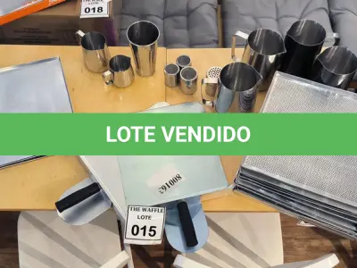 LOTE 015 - 11 ASSADEIRAS PERFURADAS, 3 ASSADEIRAS SEM FURO, 04 JARRAS EM INOX GRANDE, 1 PITCHER MÉDIO,01 PITCHER PEQUENO, 01 COPO EM INOX GRANDE, 4 POLVILHADOS EM INOX E 2 PÁS DE FORNO EM INOX.  (NO ESTADO) ATENÇÃO! FAZER A VISITAÇÃO ANTES DE ARREMATAR, NÃO SABEMOS SE FUNCIONA. LEILÃO NÃO TEM GARANTIA E NEM DEVOLUÇÃO, SUJEITO A POSSÍVEIS AVARIAS VISÍVEIS/OCULTAS E/OU AUSÊNCIA DE COMPONENTES.