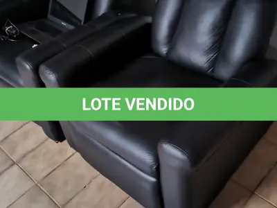 LOTE 158 - 01 POLTRONA EM CORINHO PRETO. (NO ESTADO) ATENÇÃO! FAZER A VISITAÇÃO ANTES DE ARREMATAR, NÃO SABEMOS SE FUNCIONA. LEILÃO NÃO TEM GARANTIA E NEM DEVOLUÇÃO, SUJEITO A POSSÍVEIS AVARIAS VISÍVEIS/OCULTAS E/OU AUSÊNCIA DE COMPONENTES.