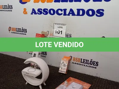 LOTE 101 - 01 SMART LIGHT SOUND, 01 CARRINHO DE PORTA DE MOVIMENTO, 01 EXTENSOR DE TORNEIRA E SUPORTE PARA CELULAR. (NO ESTADO) ATENÇÃO! FAZER A VISITAÇÃO ANTES DE ARREMATAR, NÃO SABEMOS SE FUNCIONA. LEILÃO NÃO TEM GARANTIA E NEM DEVOLUÇÃO, SUJEITO A POSSÍVEIS AVARIAS VISÍVEIS/OCULTAS E/OU AUSÊNCIA DE COMPONENTES.