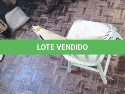 LOTE 193 - 01 CADEIRA EM MADEIRA BRANCA (NOVO). (NO ESTADO) ATENÇÃO! FAZER A VISITAÇÃO ANTES DE ARREMATAR, NÃO SABEMOS SE FUNCIONA. LEILÃO NÃO TEM GARANTIA E NEM DEVOLUÇÃO, SUJEITO A POSSÍVEIS AVARIAS VISÍVEIS/OCULTAS E/OU AUSÊNCIA DE COMPONENTES.
