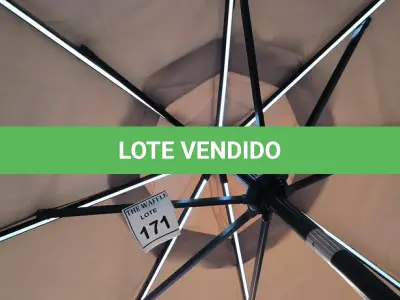 LOTE 171 - 01 OMBRELONE DE LED SEM A BASE.  (NO ESTADO) ATENÇÃO! FAZER A VISITAÇÃO ANTES DE ARREMATAR, NÃO SABEMOS SE FUNCIONA. LEILÃO NÃO TEM GARANTIA E NEM DEVOLUÇÃO, SUJEITO A POSSÍVEIS AVARIAS VISÍVEIS/OCULTAS E/OU AUSÊNCIA DE COMPONENTES.