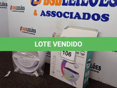 LOTE 106 - 01 CAIXA COM CARREGADOR WIRELESS. (NO ESTADO) ATENÇÃO! FAZER A VISITAÇÃO ANTES DE ARREMATAR, NÃO SABEMOS SE FUNCIONA. LEILÃO NÃO TEM GARANTIA E NEM DEVOLUÇÃO, SUJEITO A POSSÍVEIS AVARIAS VISÍVEIS/OCULTAS E/OU AUSÊNCIA DE COMPONENTES.