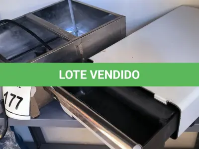 LOTE 177 - 01 BANHO MARIA PEQUENO E 01 GAVETA PARA ARMAZENAR CAFÉ. (NO ESTADO) ATENÇÃO! FAZER A VISITAÇÃO ANTES DE ARREMATAR, NÃO SABEMOS SE FUNCIONA. LEILÃO NÃO TEM GARANTIA E NEM DEVOLUÇÃO, SUJEITO A POSSÍVEIS AVARIAS VISÍVEIS/OCULTAS E/OU AUSÊNCIA DE COMPONENTES.