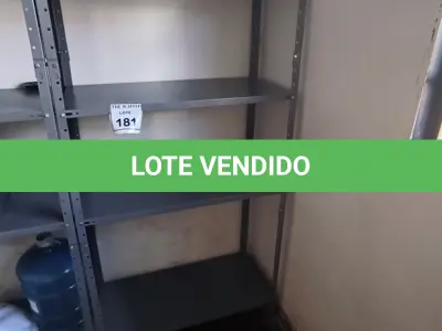 LOTE 181 - 01 ESTANTE DE AÇO 05 PRATELEIRAS. (NO ESTADO) ATENÇÃO! FAZER A VISITAÇÃO ANTES DE ARREMATAR, NÃO SABEMOS SE FUNCIONA. LEILÃO NÃO TEM GARANTIA E NEM DEVOLUÇÃO, SUJEITO A POSSÍVEIS AVARIAS VISÍVEIS/OCULTAS E/OU AUSÊNCIA DE COMPONENTES.