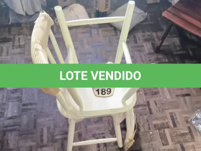 LOTE 189 - 02 CADEIRAS EM MADEIRA BRANCA (NOVO). (NO ESTADO) ATENÇÃO! FAZER A VISITAÇÃO ANTES DE ARREMATAR, NÃO SABEMOS SE FUNCIONA. LEILÃO NÃO TEM GARANTIA E NEM DEVOLUÇÃO, SUJEITO A POSSÍVEIS AVARIAS VISÍVEIS/OCULTAS E/OU AUSÊNCIA DE COMPONENTES.