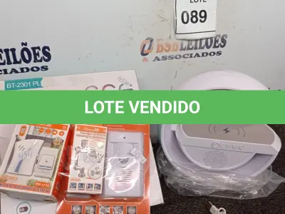 LOTE 089 - 01 CAIXA COM CARREGADOR WIRELESS, 01 TORNEIRA EXTENSORA E 01 COMPANHIA. (NO ESTADO) ATENÇÃO! FAZER A VISITAÇÃO ANTES DE ARREMATAR, NÃO SABEMOS SE FUNCIONA. LEILÃO NÃO TEM GARANTIA E NEM DEVOLUÇÃO, SUJEITO A POSSÍVEIS AVARIAS VISÍVEIS/OCULTAS E/OU AUSÊNCIA DE COMPONENTES.