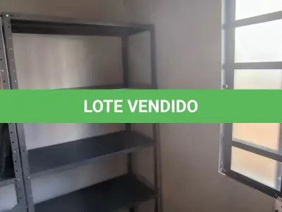LOTE 173 - 01 ESTANTE DE AÇO 05 PRATELEIRAS. (NO ESTADO) ATENÇÃO! FAZER A VISITAÇÃO ANTES DE ARREMATAR, NÃO SABEMOS SE FUNCIONA. LEILÃO NÃO TEM GARANTIA E NEM DEVOLUÇÃO, SUJEITO A POSSÍVEIS AVARIAS VISÍVEIS/OCULTAS E/OU AUSÊNCIA DE COMPONENTES.