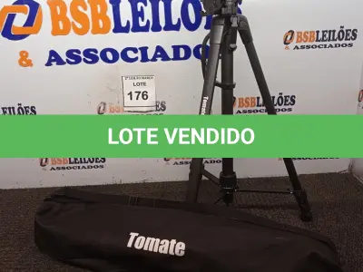 LOTE 176 - 01 TRIPÉ PARA CÂMERA TOMATE MTG-3016. (NO ESTADO) ATENÇÃO! FAZER A VISITAÇÃO ANTES DE ARREMATAR, NÃO SABEMOS SE FUNCIONA. LEILÃO NÃO TEM GARANTIA E NEM DEVOLUÇÃO, SUJEITO A POSSÍVEIS AVARIAS VISÍVEIS/OCULTAS E/OU AUSÊNCIA DE COMPONENTES.