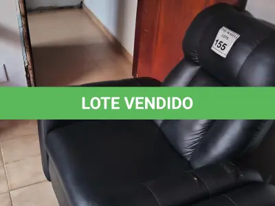 LOTE 155 - 01 POLTRONA EM CORINHO PRETO. (NO ESTADO) ATENÇÃO! FAZER A VISITAÇÃO ANTES DE ARREMATAR, NÃO SABEMOS SE FUNCIONA. LEILÃO NÃO TEM GARANTIA E NEM DEVOLUÇÃO, SUJEITO A POSSÍVEIS AVARIAS VISÍVEIS/OCULTAS E/OU AUSÊNCIA DE COMPONENTES.